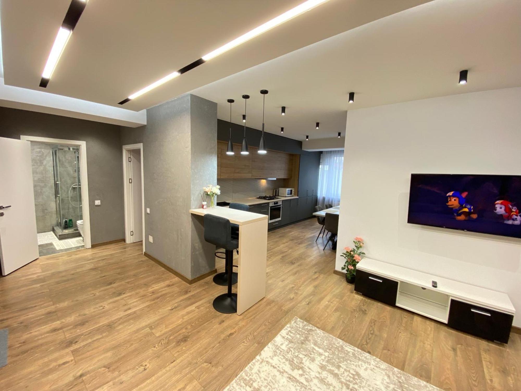 Rentnow Large And Cozy Apartment In The Center, Parking Chisinau Exterior photo