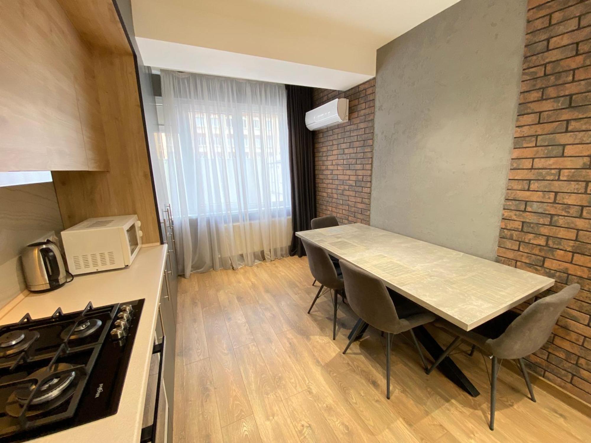 Rentnow Large And Cozy Apartment In The Center, Parking Chisinau Exterior photo