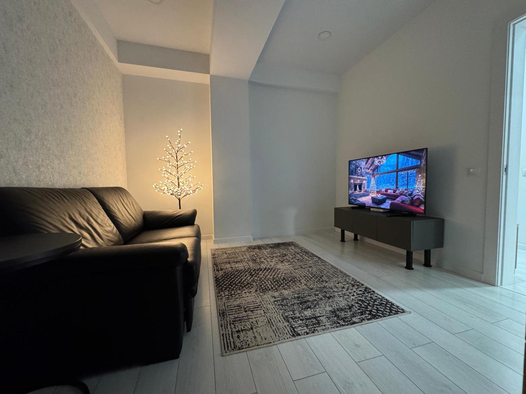 Rentnow Large And Cozy Apartment In The Center, Parking Chisinau Exterior photo