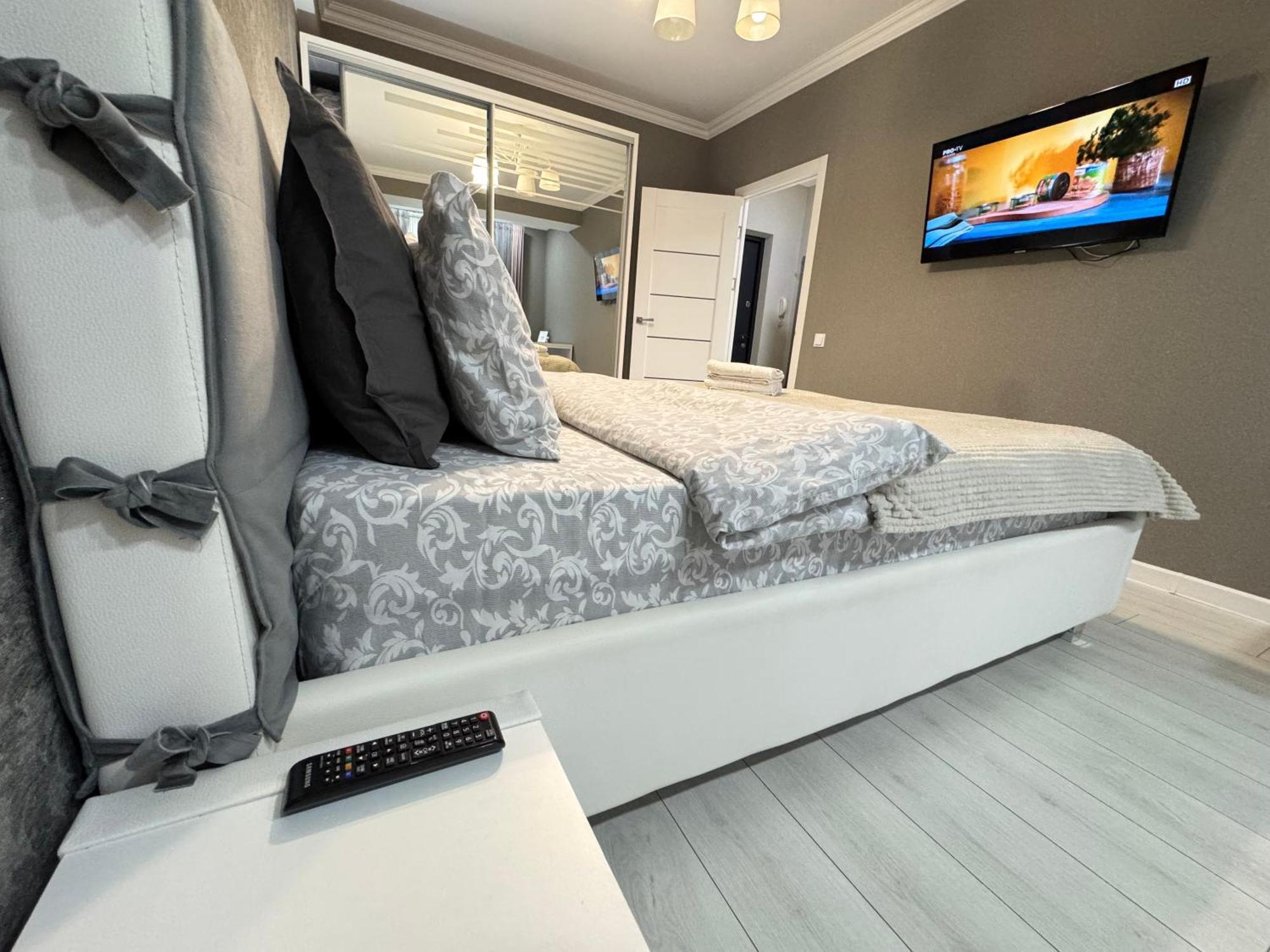 Rentnow Large And Cozy Apartment In The Center, Parking Chisinau Exterior photo