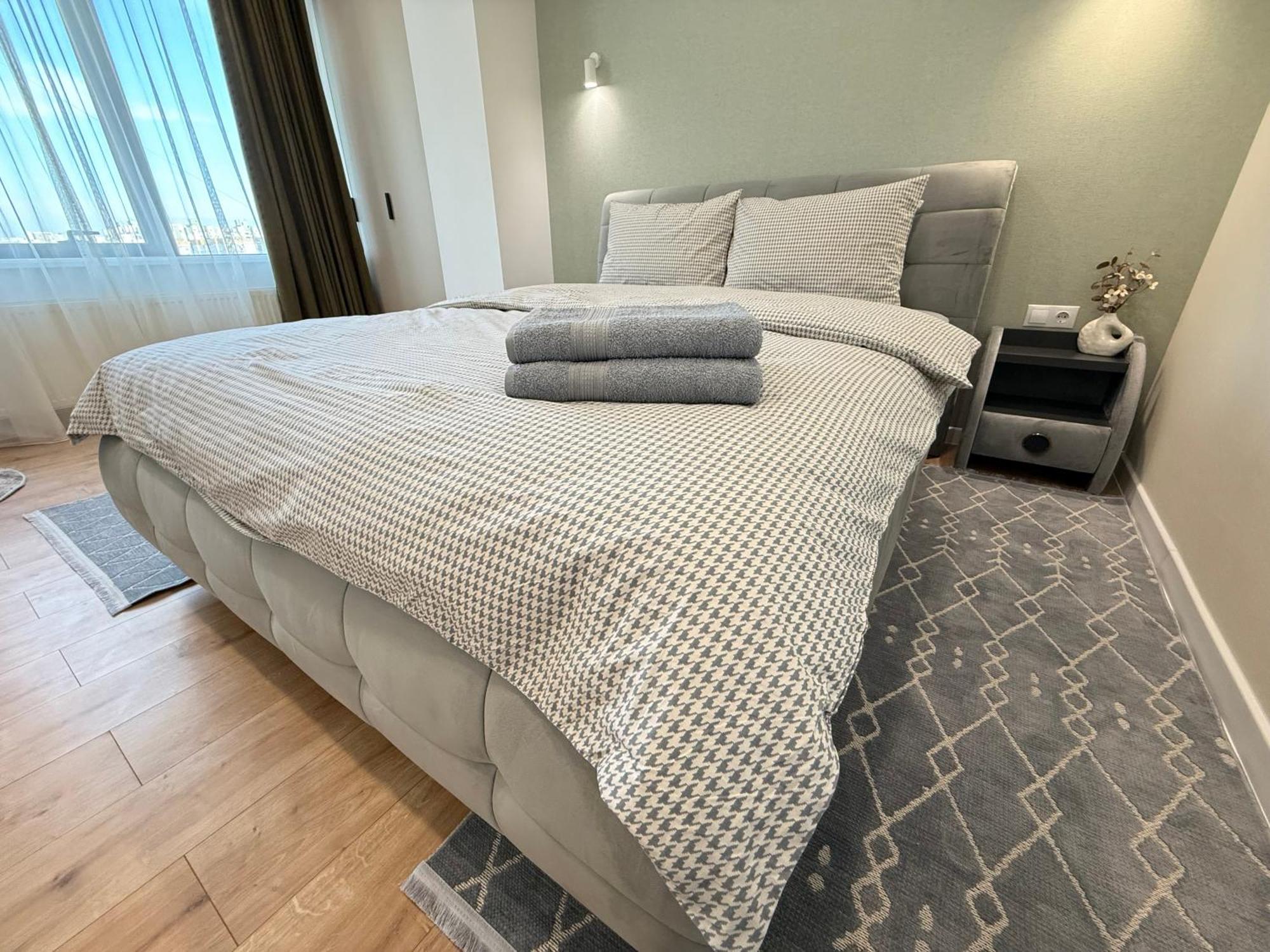 Rentnow Large And Cozy Apartment In The Center, Parking Chisinau Exterior photo