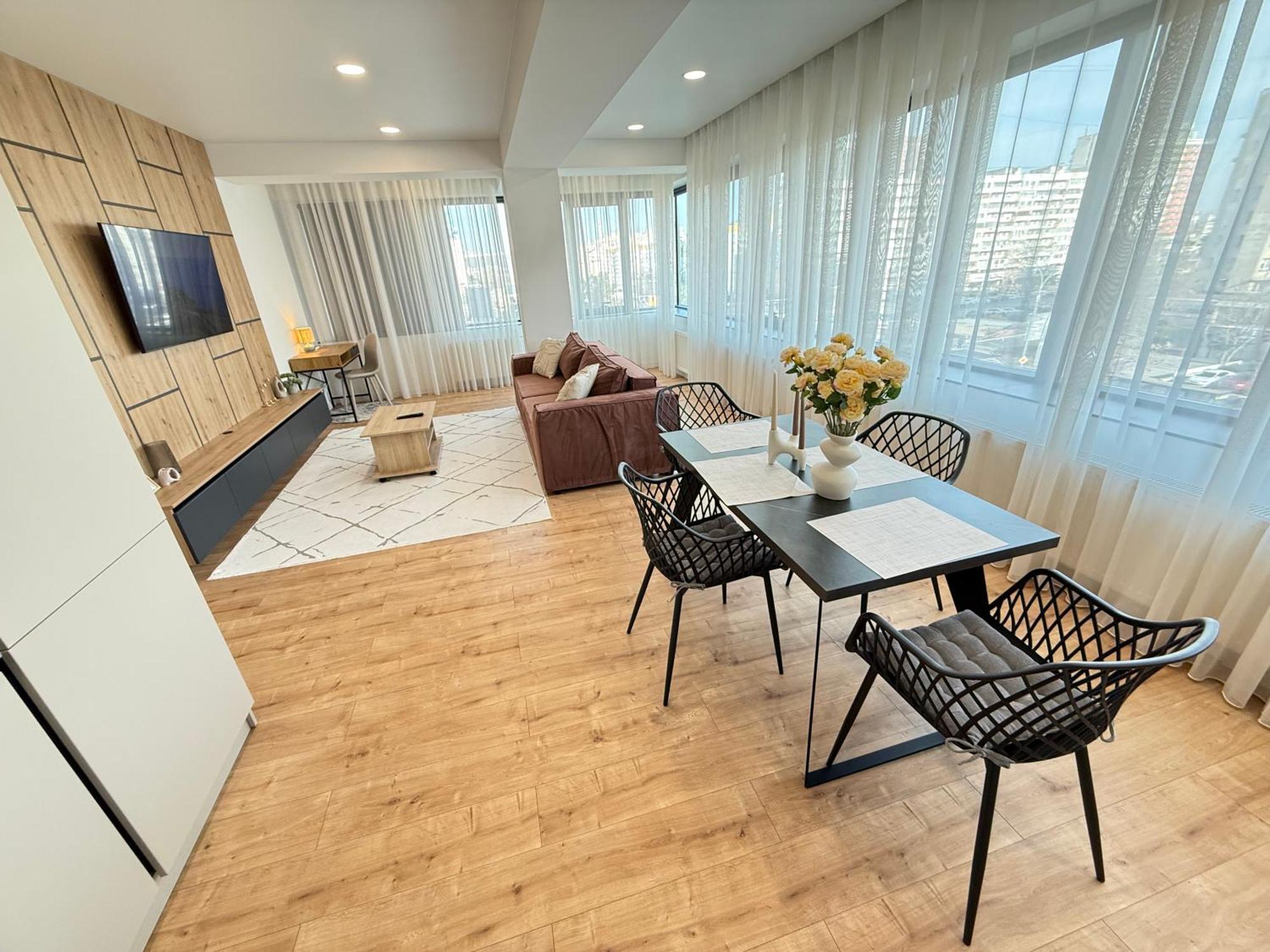 Rentnow Large And Cozy Apartment In The Center, Parking Chisinau Exterior photo