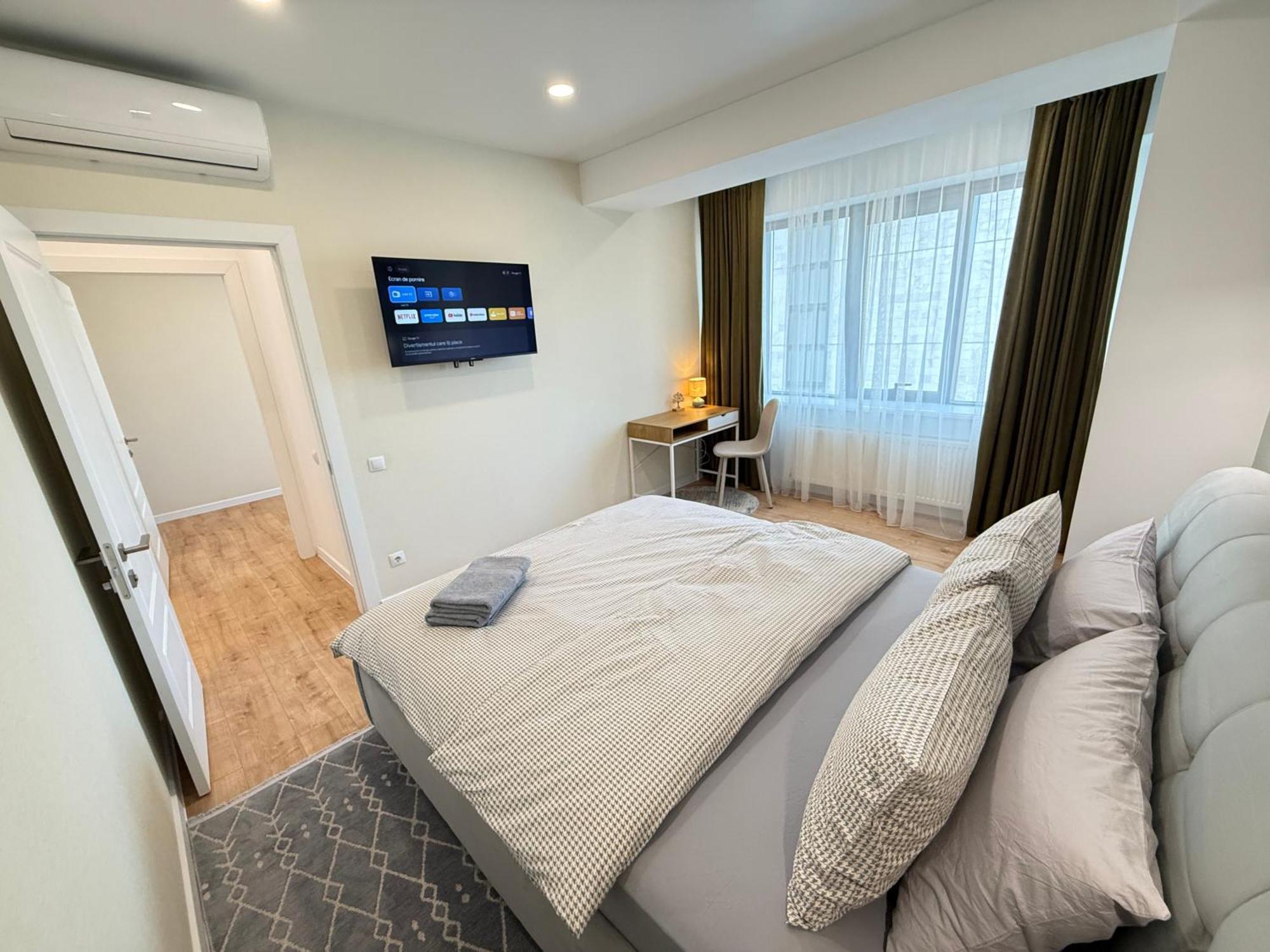 Rentnow Large And Cozy Apartment In The Center, Parking Chisinau Exterior photo