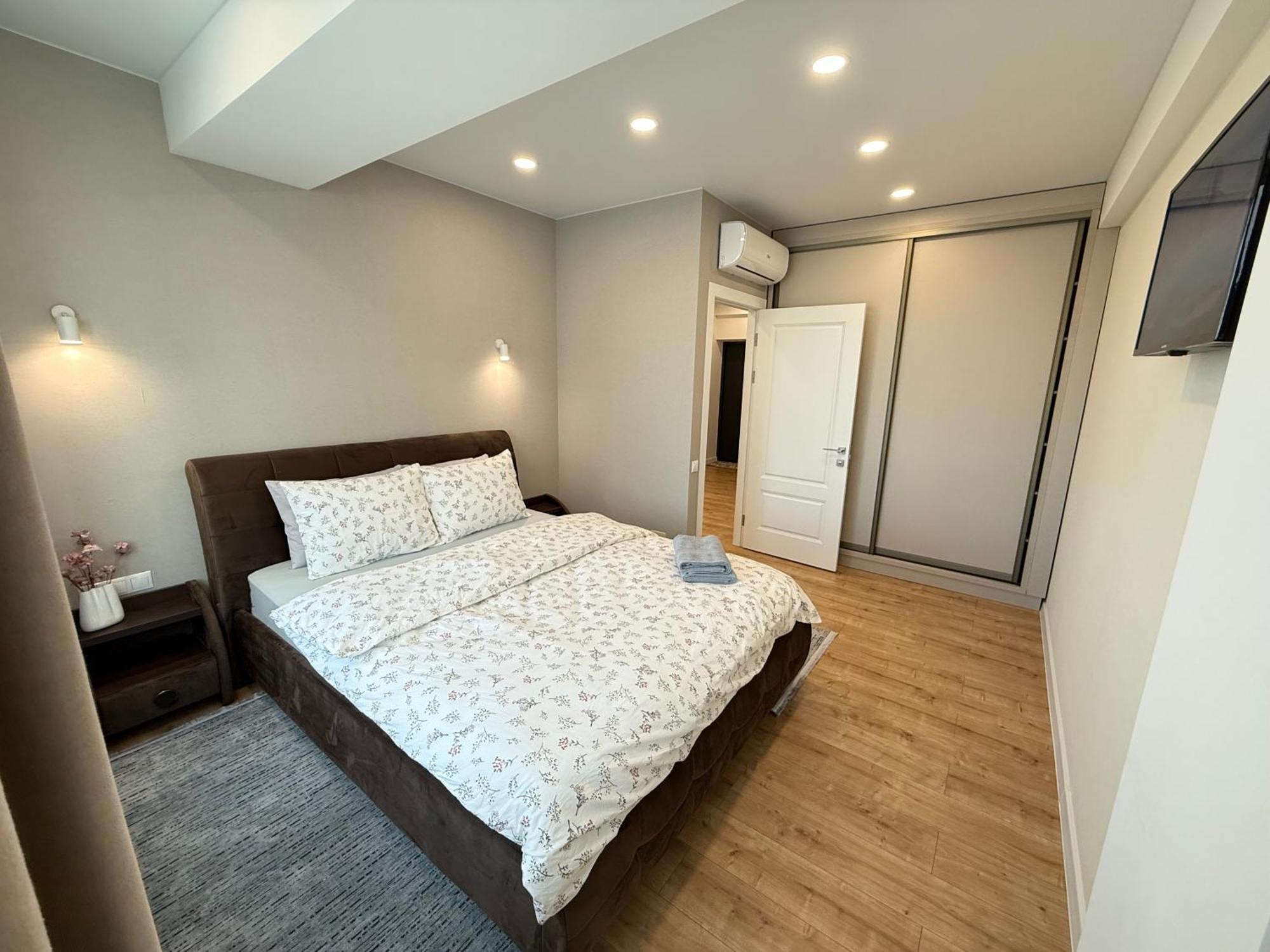 Rentnow Large And Cozy Apartment In The Center, Parking Chisinau Exterior photo