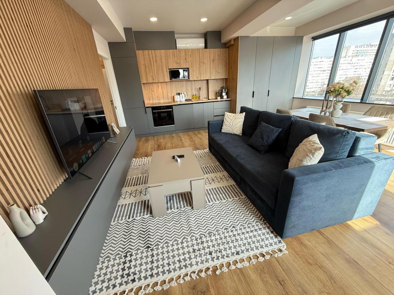 Rentnow Large And Cozy Apartment In The Center, Parking Chisinau Exterior photo